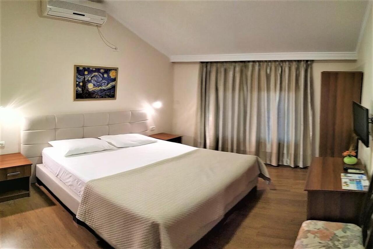 Viktoria Tirana 3*