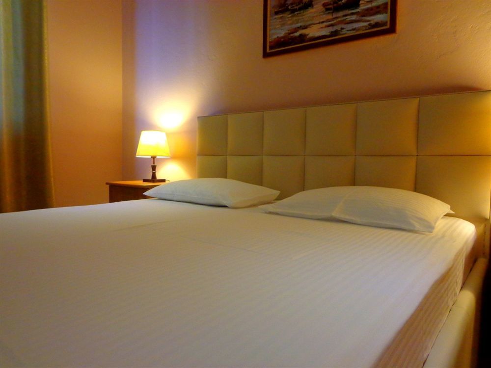 Viktoria Tirana Hotel 3*