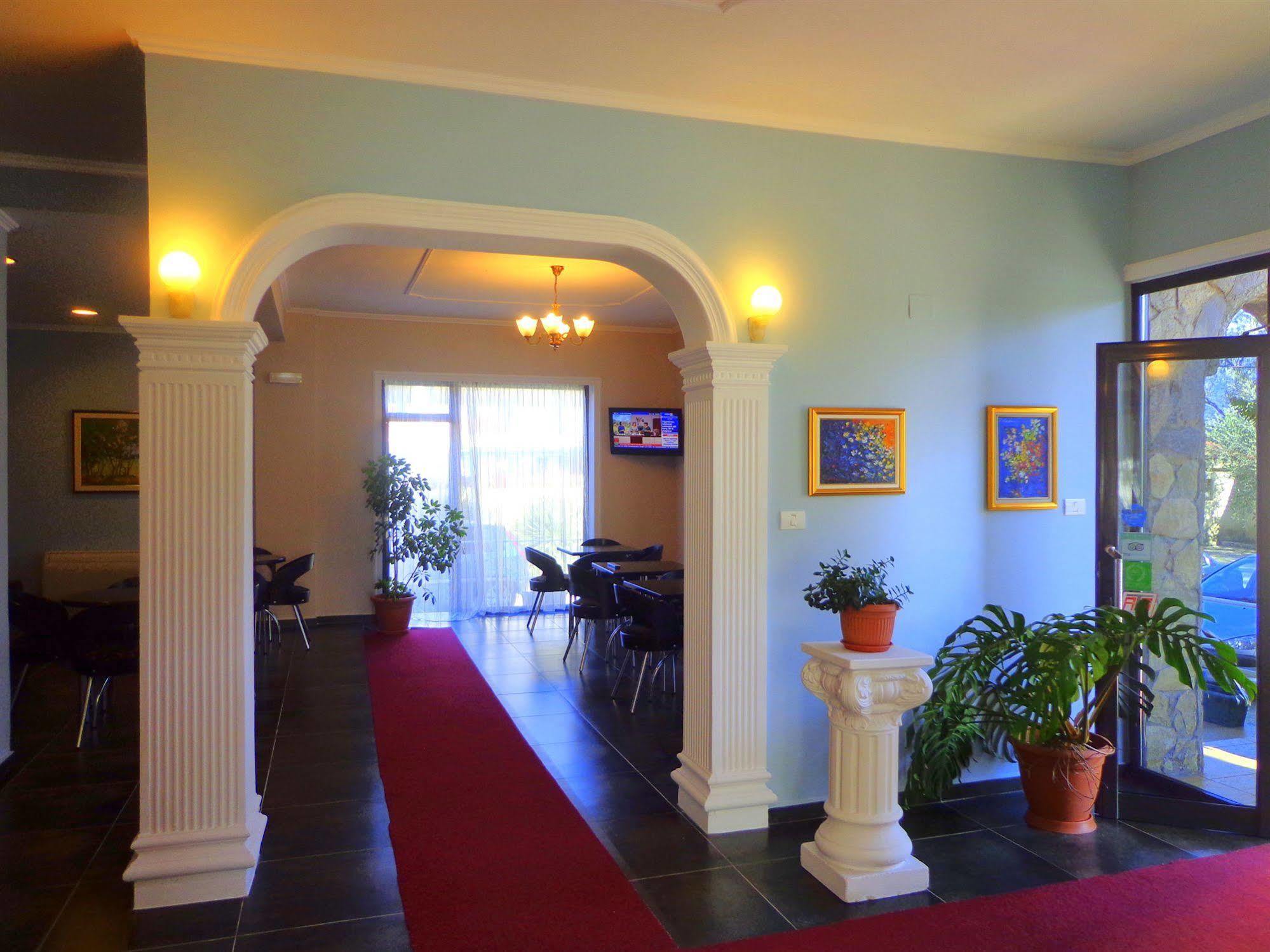 Viktoria Tirana Hotel 3*